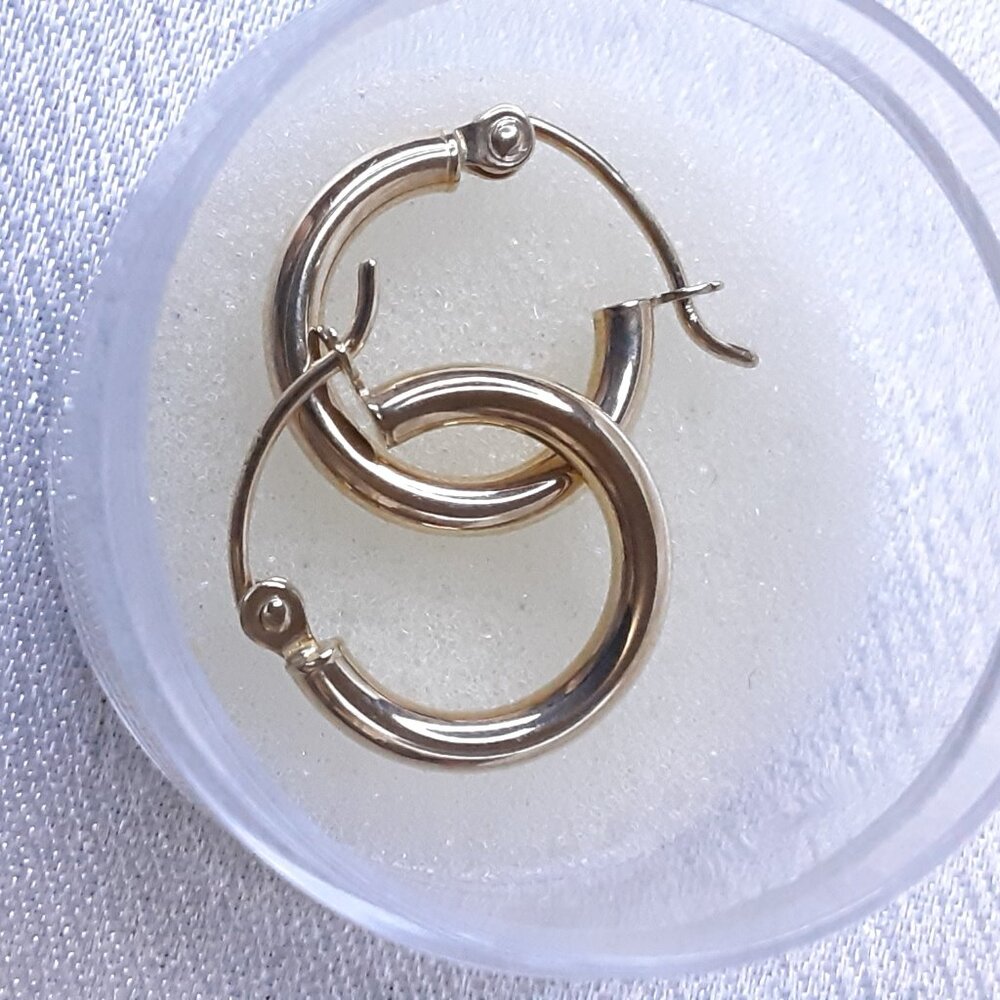 NEW 14kt yellow gold baby/toddler hoop earrings